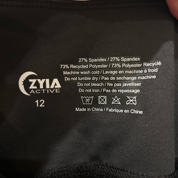 Zyia Light n Tight Capri Leggings - Picture 3 of 8